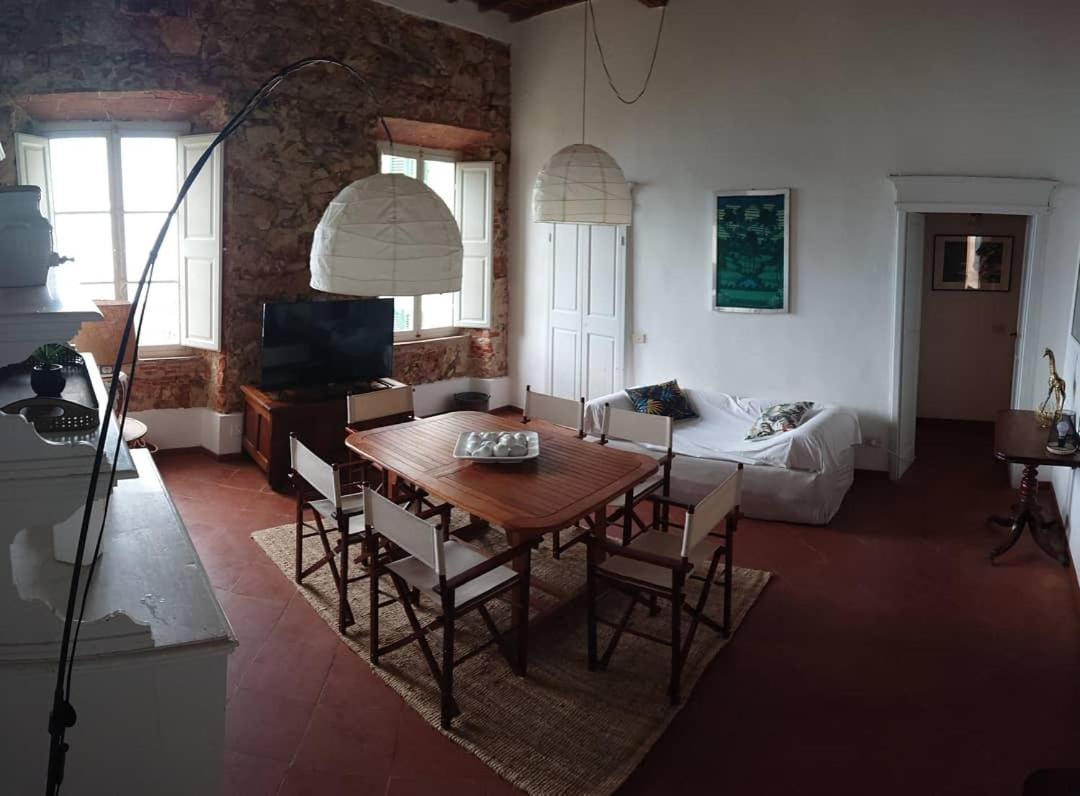 Appartement La Casina Di Alice à Marciana Marina  Extérieur photo