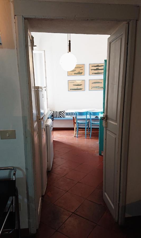 Appartement La Casina Di Alice à Marciana Marina  Extérieur photo